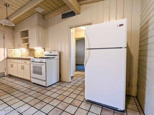 730 Adams St, Tucson AZ  85719-4010 exterior