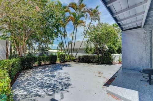 331 1 Ave, Boynton Beach FL 33435-4006 exterior