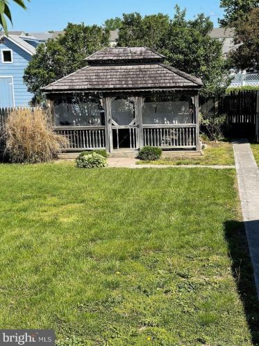 109 Elm Ave, Hanover PA 17331-1906 exterior