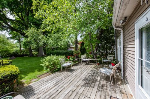 1114 Douglas Ct, Waukegan IL exterior