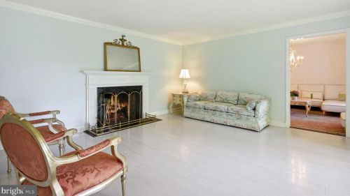 8430 Brk Rd, Mc Lean VA 22102-1703 exterior