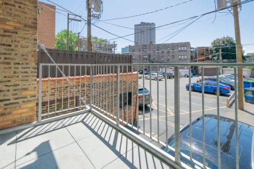 725 Sheridan Rd, Chicago IL  60613-3239 exterior