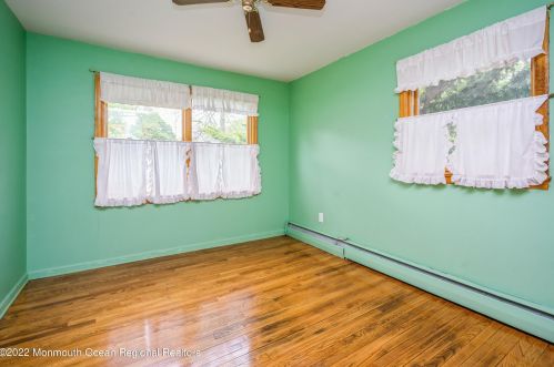 14 Roosevelt Ave, Morganville NJ 07751-9724 exterior