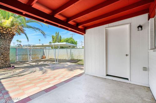 1318 Iowa Dr, Tucson AZ 85706-1415 exterior