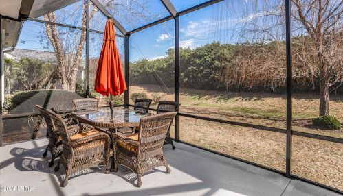 18 Wandering Daisy Dr, Bluffton SC 29909-6166 exterior