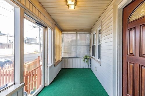 32 Monrovia St, Springfield MA 01104-3113 exterior