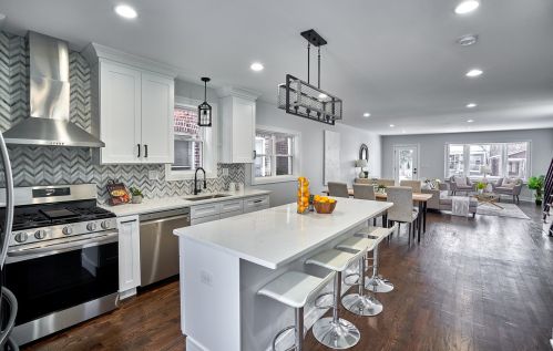 4452 Leland Ave, Chicago IL  60630-4043 exterior