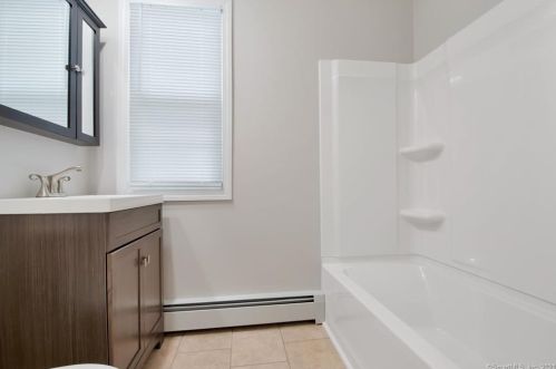 71 Albany Ave, New Britain CT 06053-3586 exterior