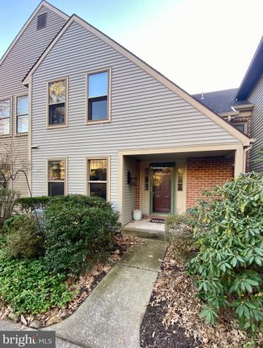 1159 Galway Ct, Hummelstown, PA 17036-9164