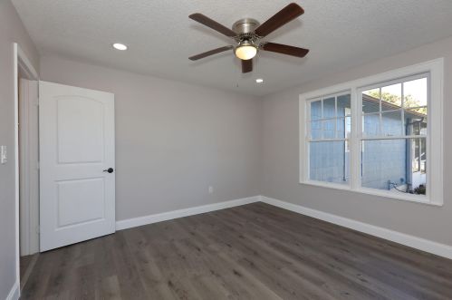 1103 Colonial Rd, Fort Pierce FL 34950-5025 exterior