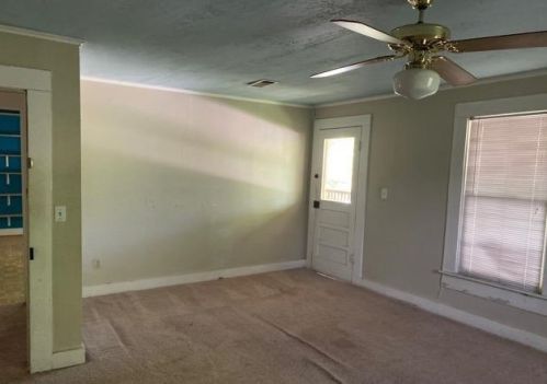 340 Bush Dr, Huntsville TX 77320-3402 exterior