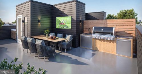 814 11th St, Philadelphia PA  19147-0026 exterior