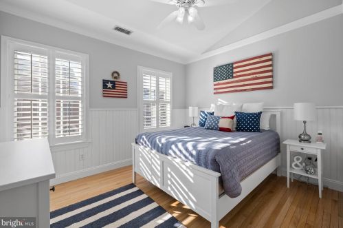 5235 Bessley Pl, Alexandria VA 22304-8646 exterior