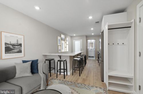 920 Marshall St, Philadelphia PA 19123-1307 exterior