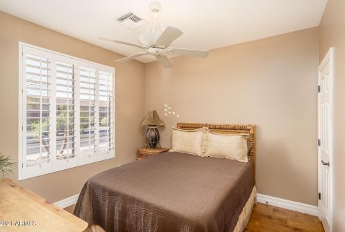 27417 60 Ln, Phoenix AZ 85035-4824 exterior