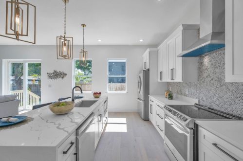 4307 Clark Ave, Tampa FL  33611-1305 exterior