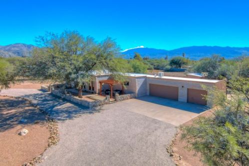 2940 Conestoga Ave, Tucson AZ  85749-9758 exterior