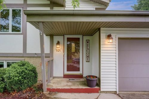 101 Mercury Ct, Mukwonago, WI 53149-1714