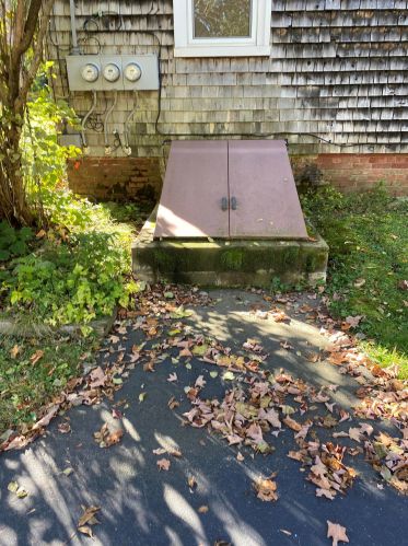 97 4 St, Dover NH 03820-2985 exterior