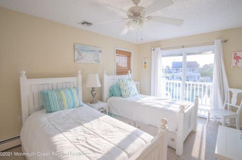 58 Ocean Gate Ave, Berkeley Township NJ 08721-1420 exterior