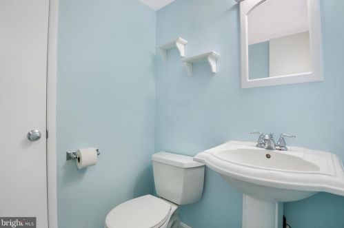 1655 Westwind Way, Mc Lean VA 22102-1604 exterior