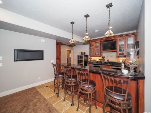 2161 Lorita Way, Sandy UT 84093-6514 exterior