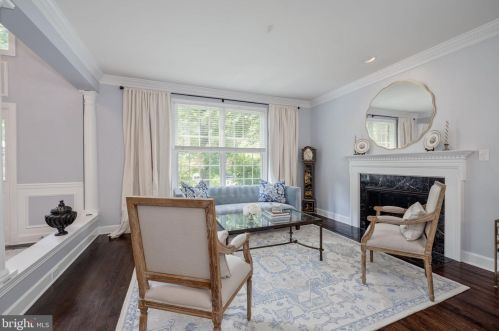 1941 Valleywood Rd, Mc Lean VA  22101-4931 exterior