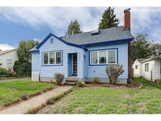 7111 Mobile Ave, Portland, OR 97217-5745