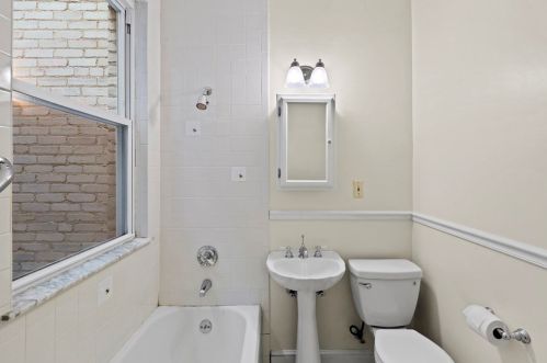 109 Winchester St, Brookline MA  02446-2747 exterior