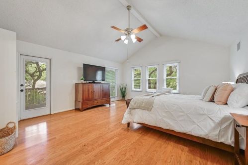 1501 Breezeknoll Cir, Austin TX exterior