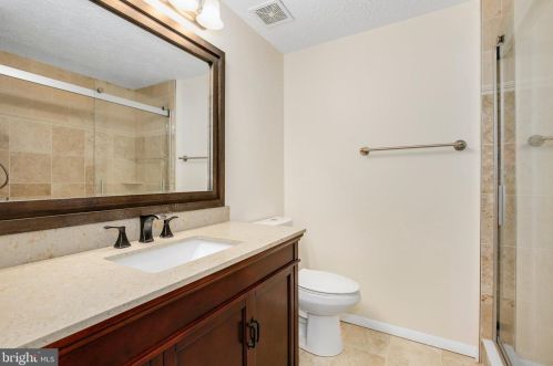 7813 Havenside Ter, Rockville MD 20855-2261 exterior