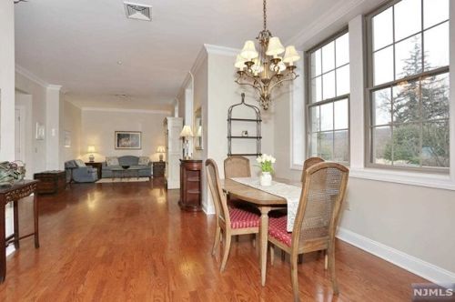 4202 Rio Vis Dr, Mahwah NJ 07430-4510 exterior