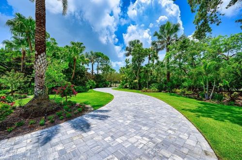 6582 Trl Blvd, Naples FL 34108-2655 exterior