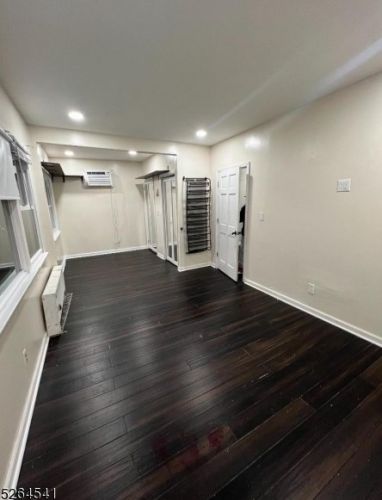 421 33rd St, Paterson NJ  07504-1702 exterior