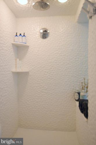 403 17 St, Philadelphia PA 19130-0041 exterior