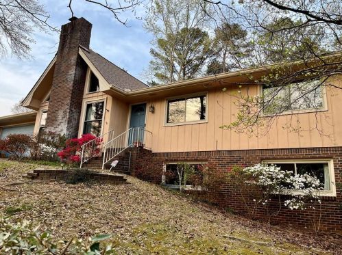 1361 Dogwood Ln, Tucker, GA 30084-1208