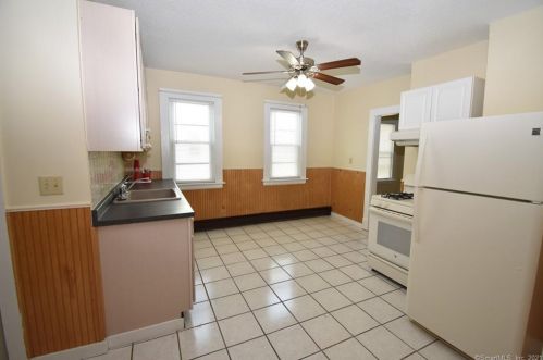 27 Thorniley St, New Britain CT 06051-1639 exterior