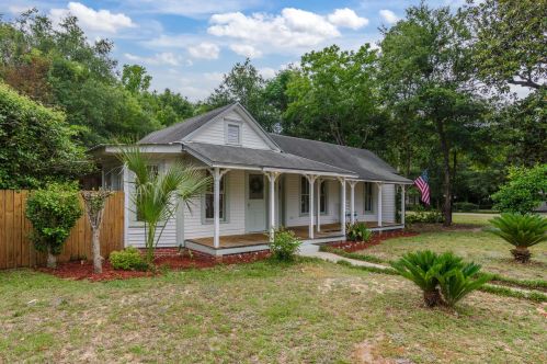 378 12th St, Defuniak Springs, FL 32433-0401