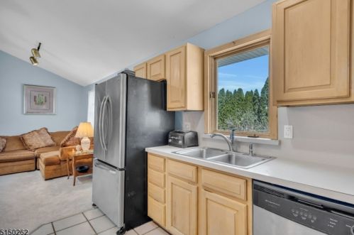 130 Old York Rd, Bridgewater NJ 08807-2686 exterior