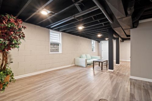 2812 8th St, Milwaukee WI 53215-3933 exterior