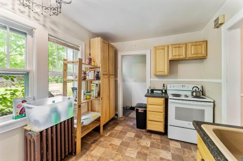 2019 6 St, Duluth MN 55806-2551 exterior