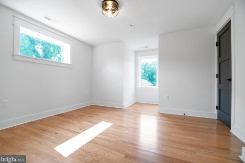 102 Ritchie Ave, Silver Spring MD  20910-5112 exterior