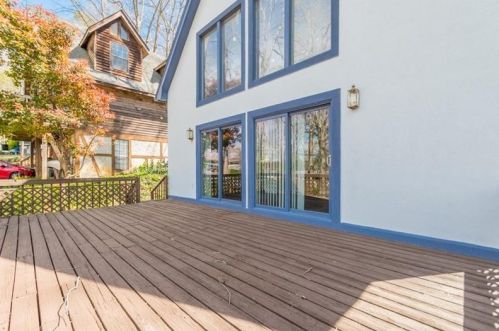 8439 Lake Dr, Lithonia GA  30039-6561 exterior