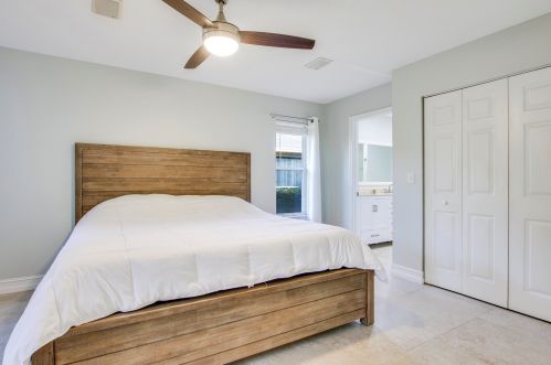 2779 Eagle Dr, Fort Pierce FL  34984-8919 exterior