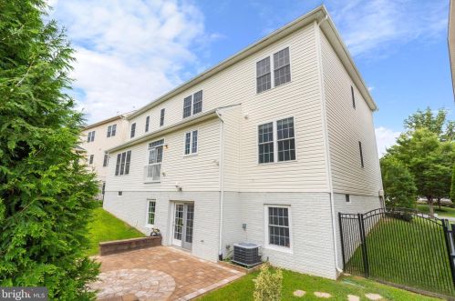 13221 Moonlight Trail Ct, Silver Spring MD 20906-6703 exterior