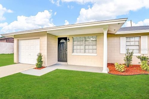 4207 Chateau Rd, Orlando FL  32808-5103 exterior