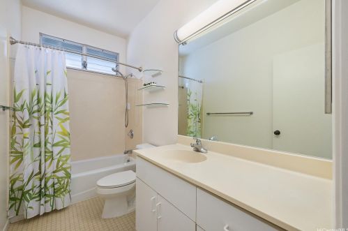 370 Elelupe Rd, Honolulu HI 96821-2248 exterior