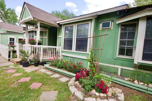 7905 Brockman St, Austin TX  78757-8224 exterior