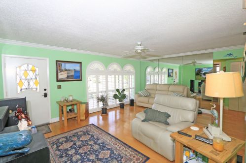 727 Calmoso Dr, Fort Pierce FL 34983-2208 exterior