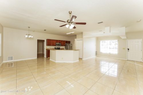 5510 Shannon Dr, Fort Pierce FL  34951-5016 exterior